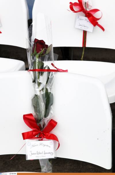 Novantasei rose per ricordare la tragedia. A Sheffield si  scelto di onorare cos le vittime di Hillsborough prima della sfida contro il Blackburn Rovers. Action Images